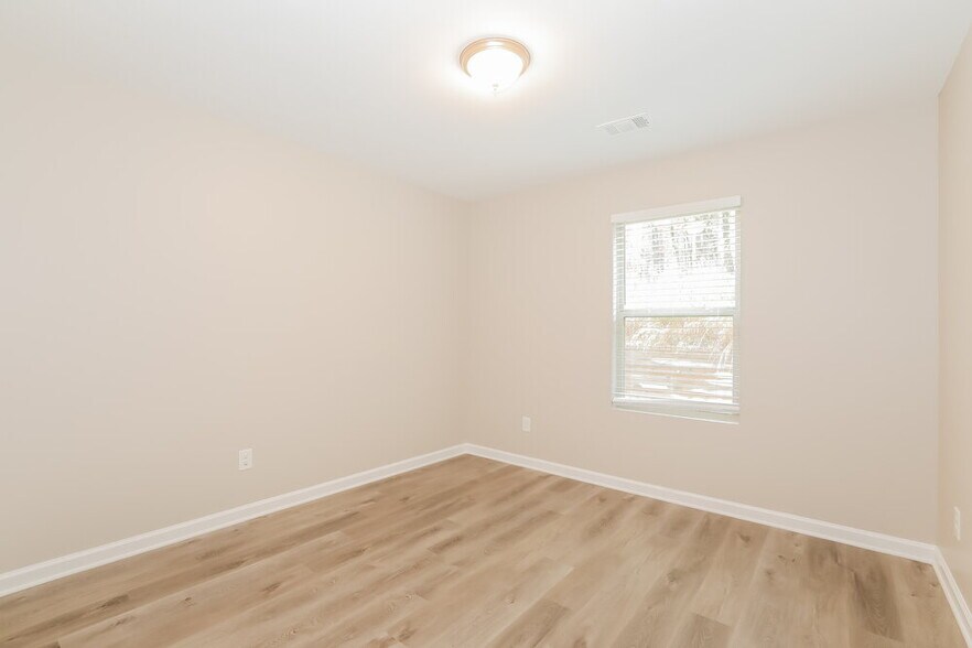 Building Photo - 155 Rockingham Dr