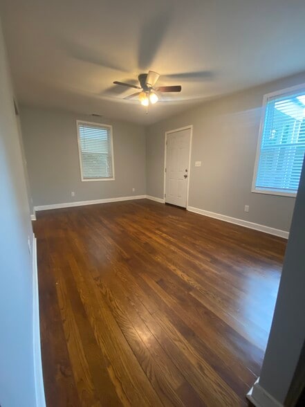 Living Room - 1310 N Clark St