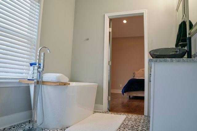 Building Photo - 1005 Birch St SW