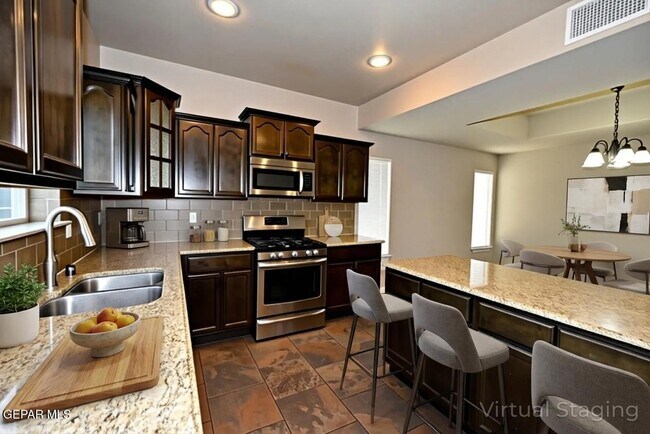 Building Photo - 300 Saltford Pl