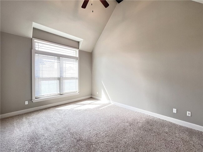 Building Photo - 3214 SW Stonepoint Ave