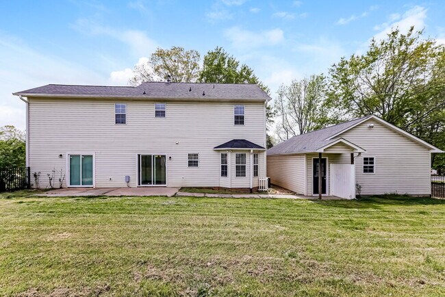 Building Photo - 1820 Wimbleton Woods Dr