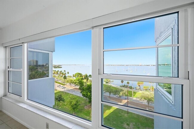 Building Photo - 555 S Gulfstream Ave