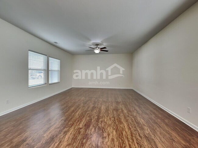 Building Photo - 321 Crabapple Cir