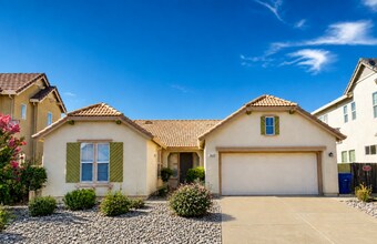 Building Photo - Stunning Spacious Single Story Home You Should Want to Call Home!