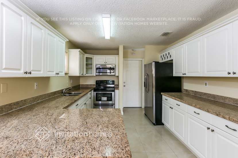 Building Photo - 505 NW 136th Ct