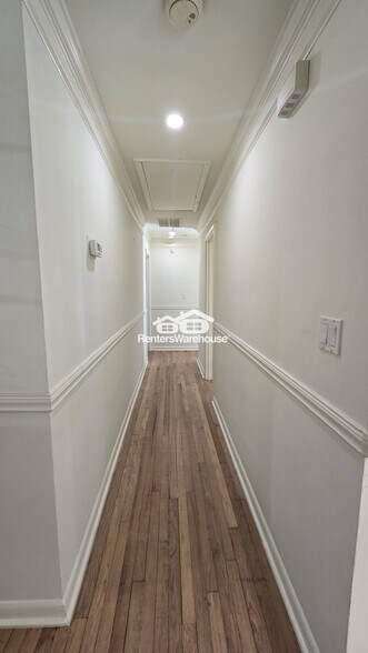 Building Photo - 3582 Cloudland Dr