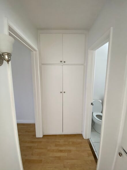 Large closet to the left/linen closet to the right - 940 S Venice Blvd