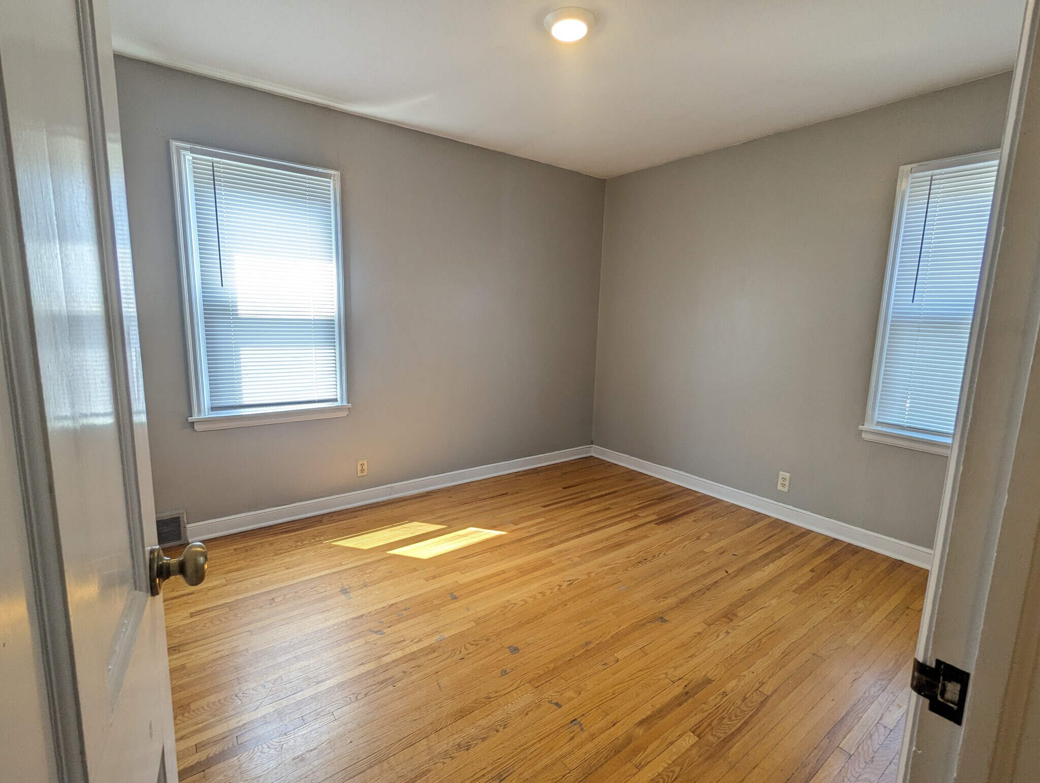 Bedroom 1 - 1305 Oxford St