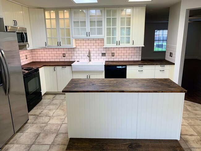 Building Photo - 2417 Riker Ridge Trail