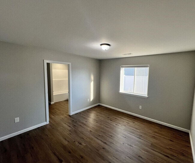 Building Photo - 107 Grant Dr