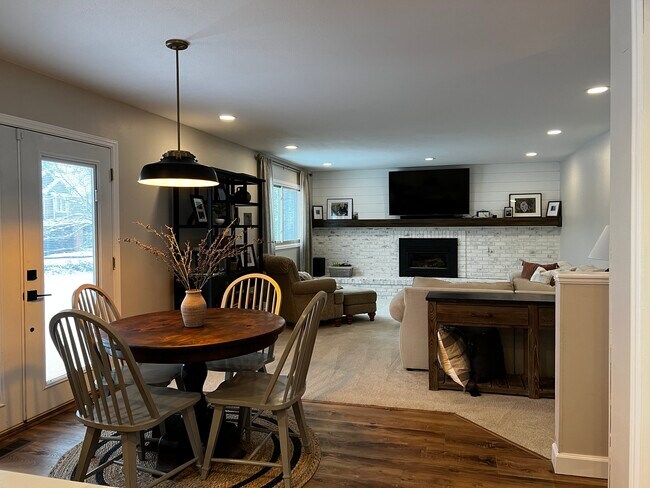 Building Photo - 4215 Cromwell Ct