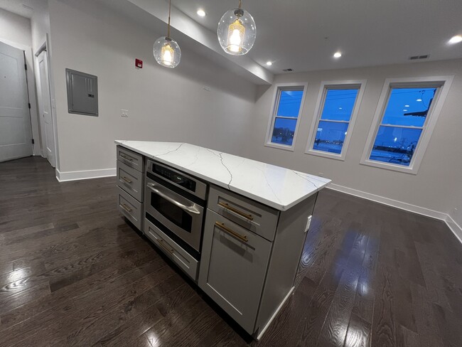 Building Photo - 4819 Main St