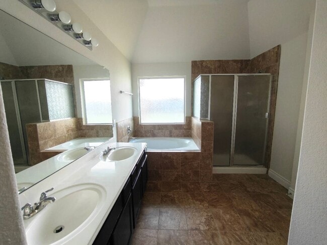 Building Photo - 2306 Waterford Park St