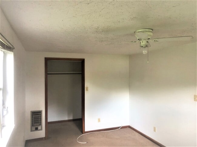 Building Photo - SPACIOUS 1br/1ba Zephyrhills Home, HUGE YA...