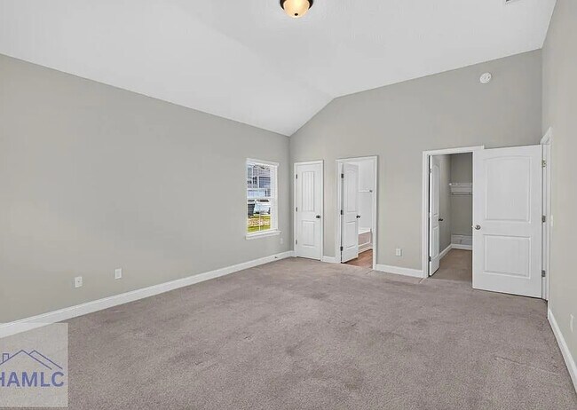 Building Photo - 589 Meloney Dr