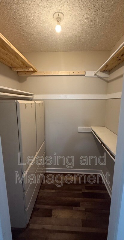Building Photo - 4198 Highgate Ct