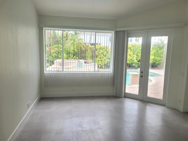 Building Photo - 1027 Lido Ct