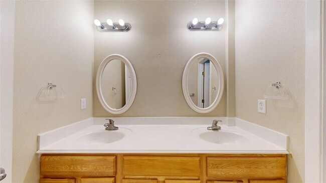 Building Photo - 1724 Boardwalk Ct