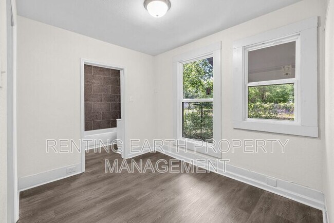 Building Photo - 608 Fulton Ave SW