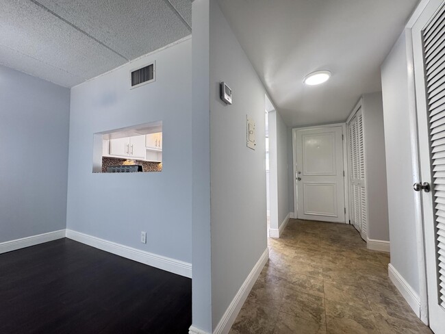 Building Photo - 4500 N Flagler Dr