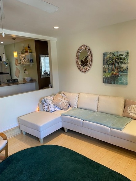 Building Photo - 13765 Ruette Le Parc
