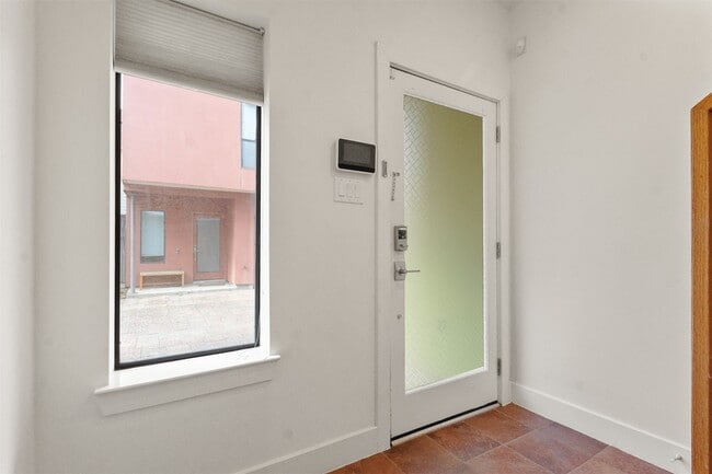 Building Photo - 4501 Eigel St