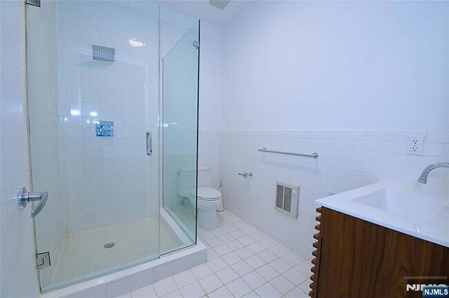 Building Photo - 11 Vela Way