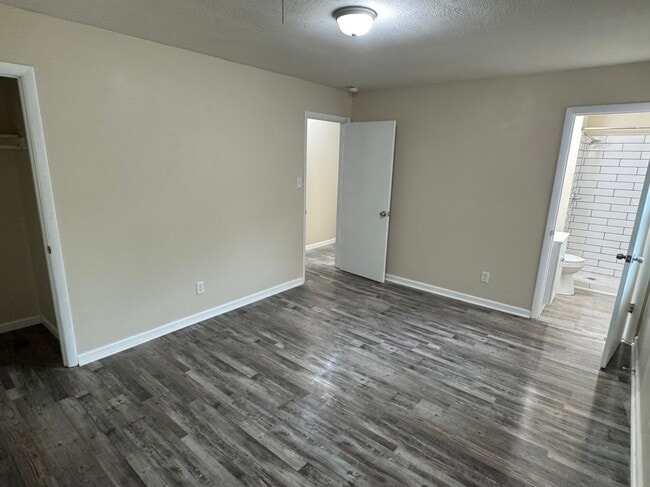 Building Photo - 110 Whispering Pines Terrace