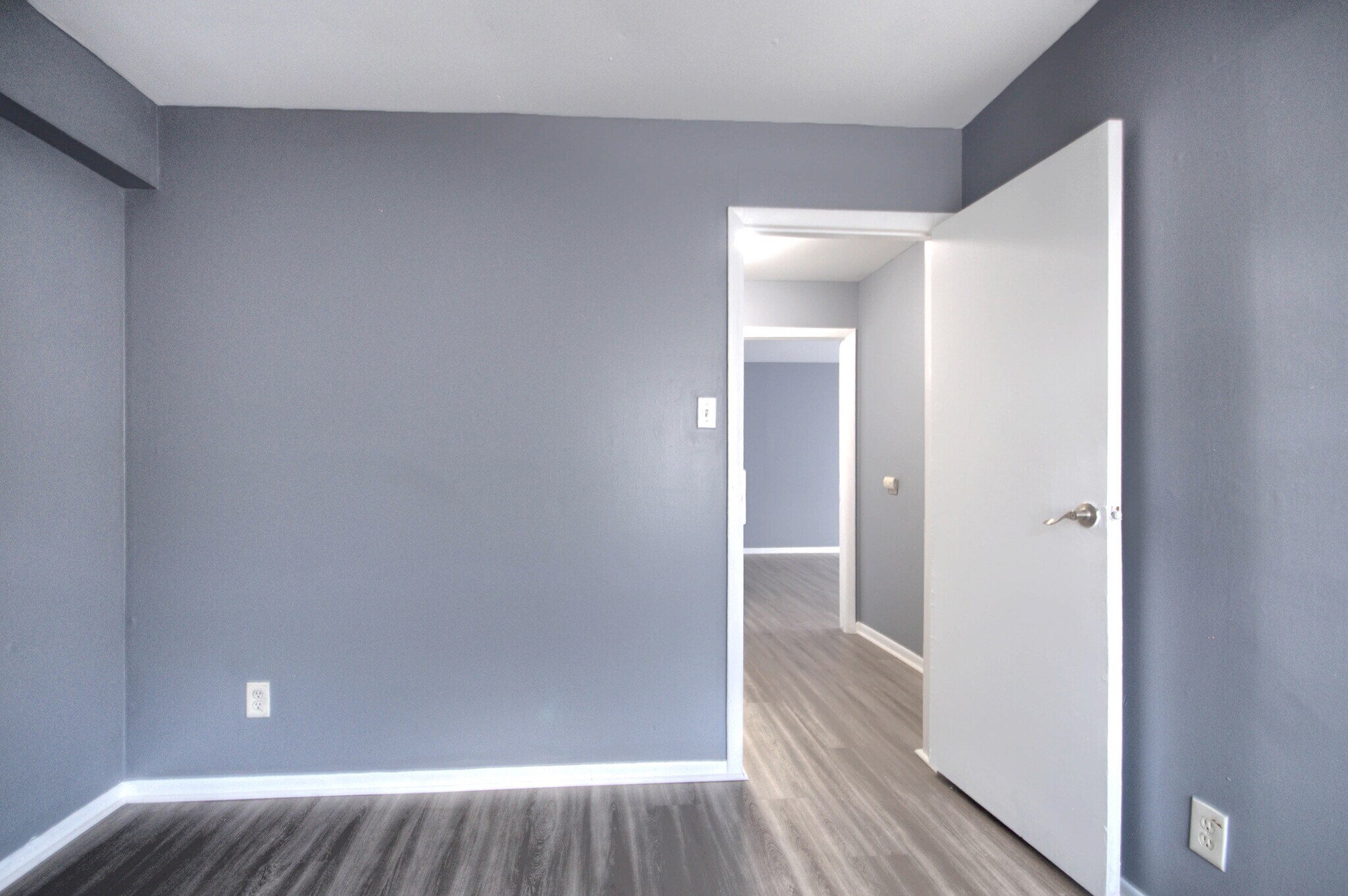 Building Photo - 100 Chaucer Rd