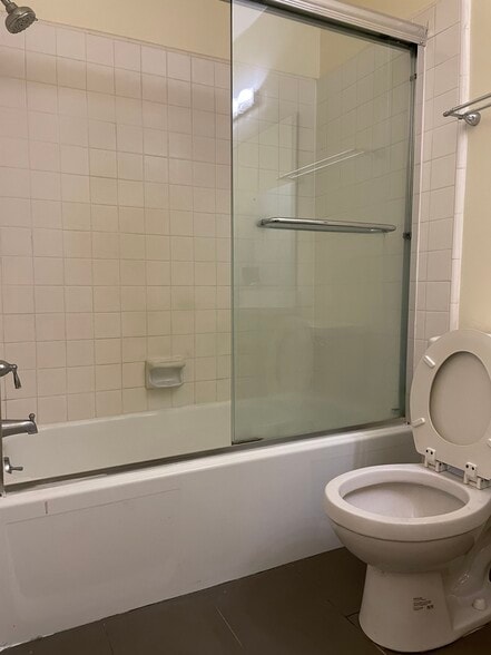 Building Photo - 320 S Gramercy Pl