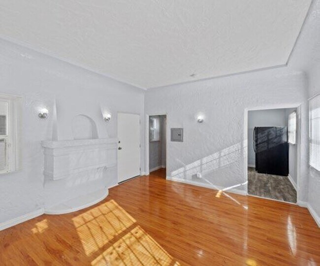 Floorplan - 2121 Long Beach Blvd