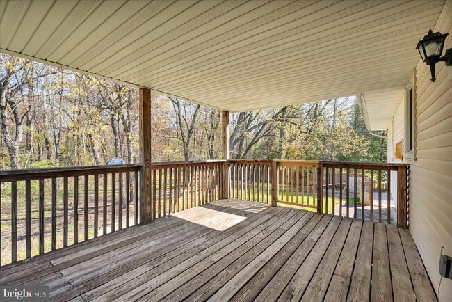 Building Photo - 301 County House Rd