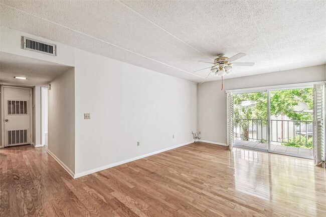 Building Photo - 3325 Bayshore Blvd