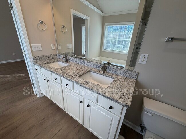 Building Photo - 25 Stephens Way