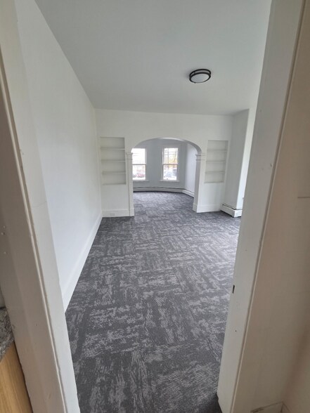 Building Photo - 93 Washington St N