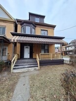 Building Photo - 307 S Park St