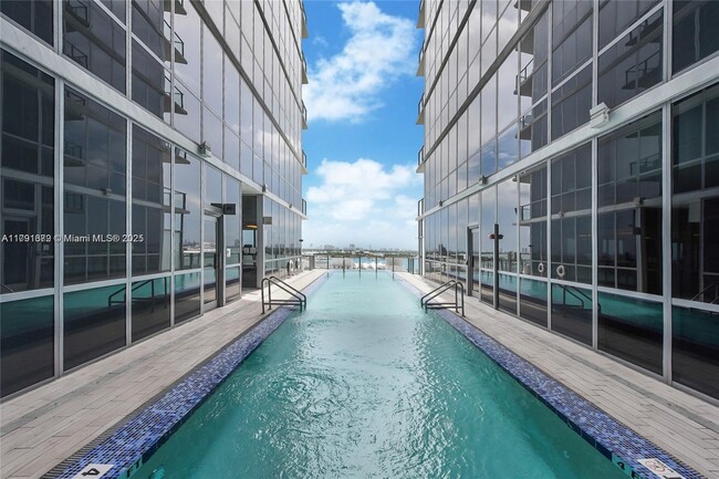 Building Photo - 1100 Biscayne Blvd
