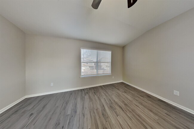 Building Photo - 6110 Wilcox Point Dr