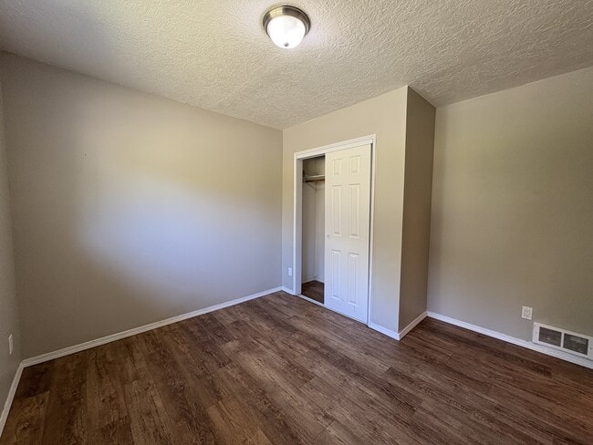 Building Photo - 241 S Quadrant St