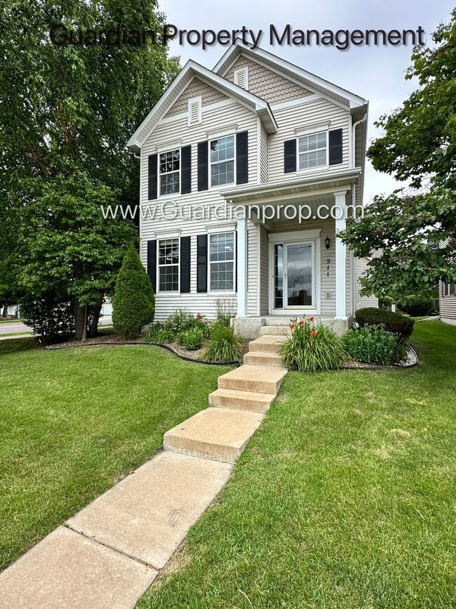 Building Photo - Hopkins Single Family Home, 2 Car Garage, ...
