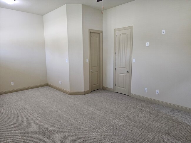 Building Photo - 4012 Eaton Park Dr