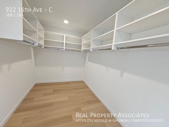 Building Photo - 922 16th Ave