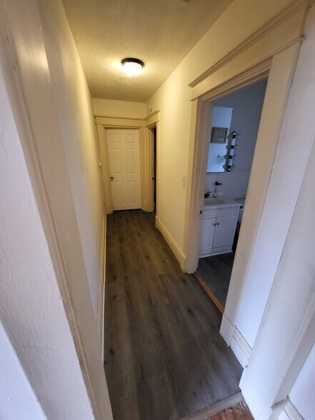 Hall to bathroom/BR 2 and 3 - 429 W Cedar St