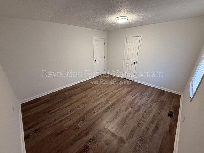 Building Photo - 2011 W Starmount Way