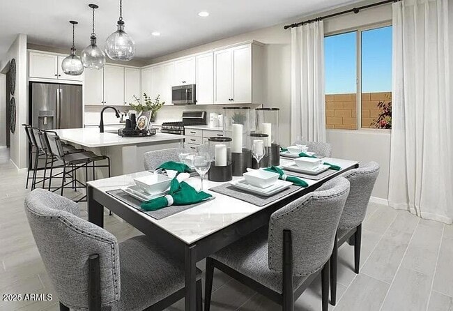 Building Photo - 15698 W Woodlands Ave