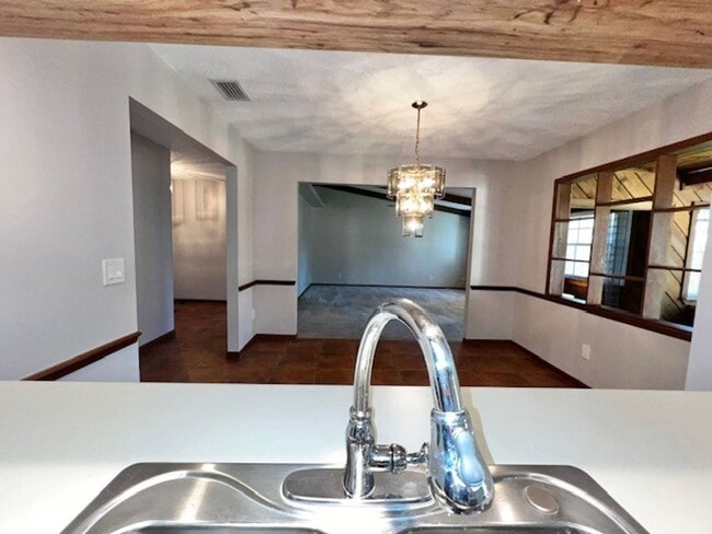 Building Photo - 320 Columbus Cir