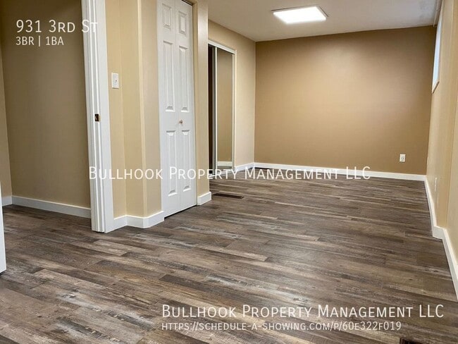 Building Photo - 931 3rd St