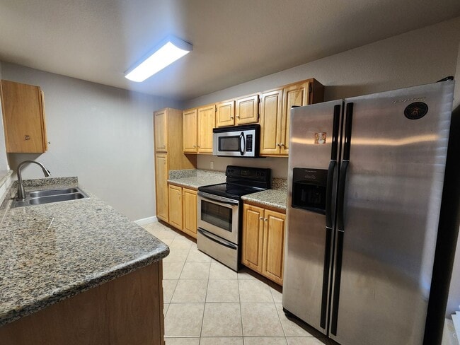 Building Photo - The Perfect One Bedroom, One Bath Condo