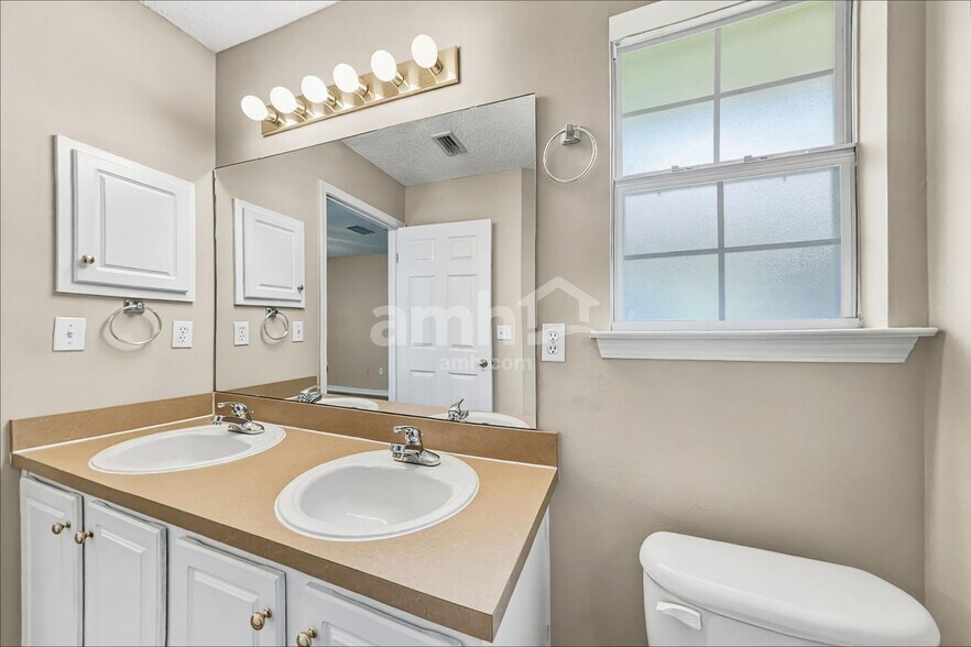 Building Photo - 2663 Fernleaf Dr